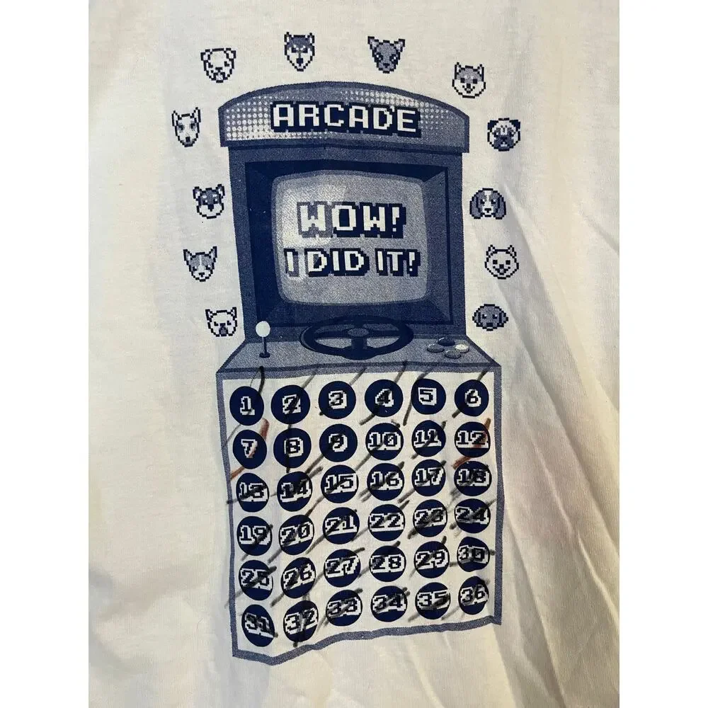 Gildan youth medium graphic tee